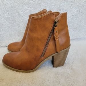 Cute tan high heeled booties for fall